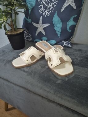 Steve Madden Harlien  Cream Sandals